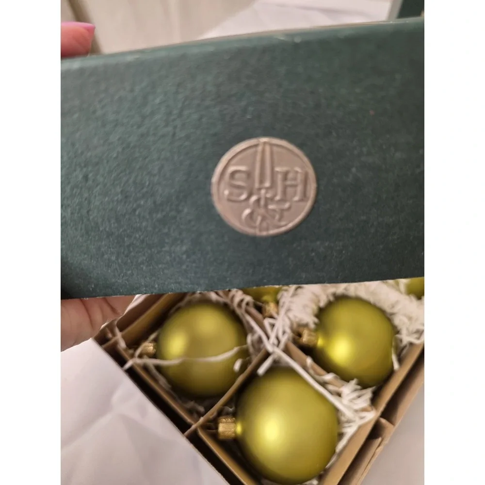 Smith & Hawkins product set